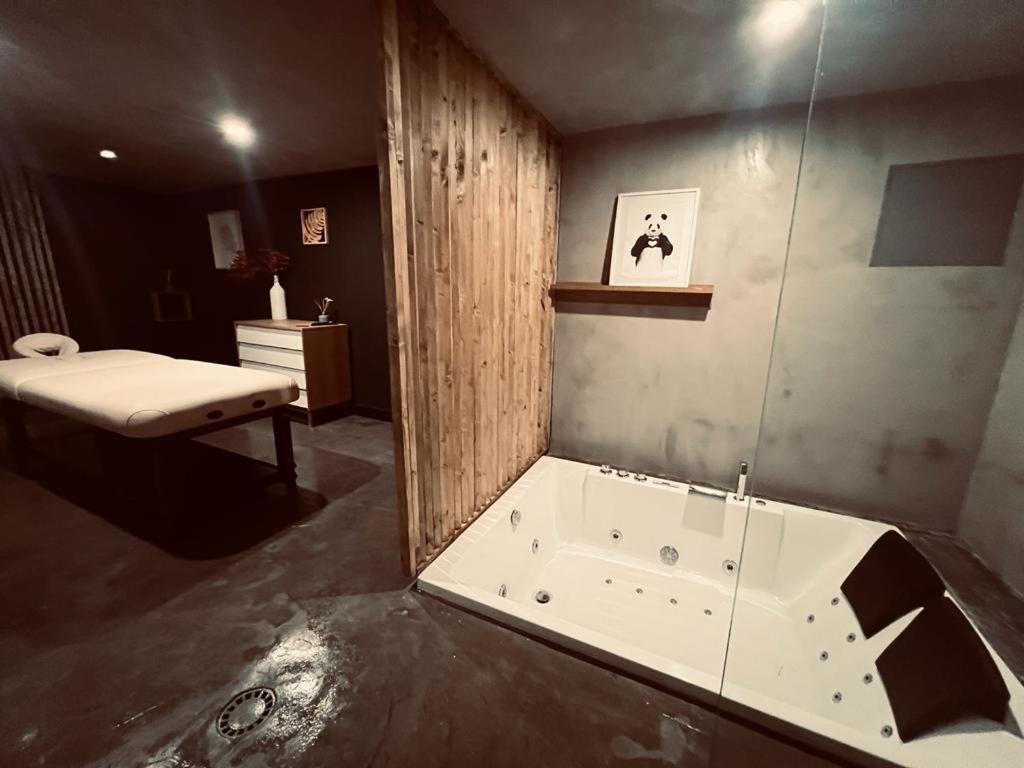 House Near Paris/Stade De France 圣但尼 外观 照片