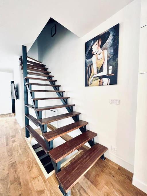 House Near Paris/Stade De France 圣但尼 外观 照片