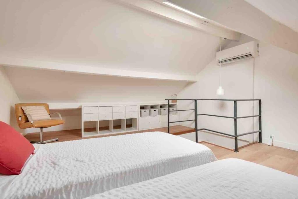 House Near Paris/Stade De France 圣但尼 外观 照片