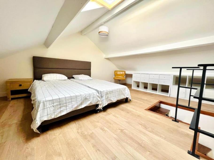House Near Paris/Stade De France 圣但尼 外观 照片